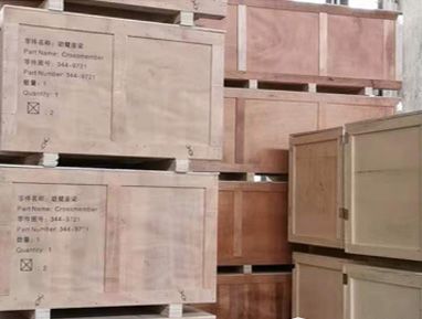 洛陽洛北重工有限公司出口美國(guó)卡特彼勒公司挖機(jī)車橋箱